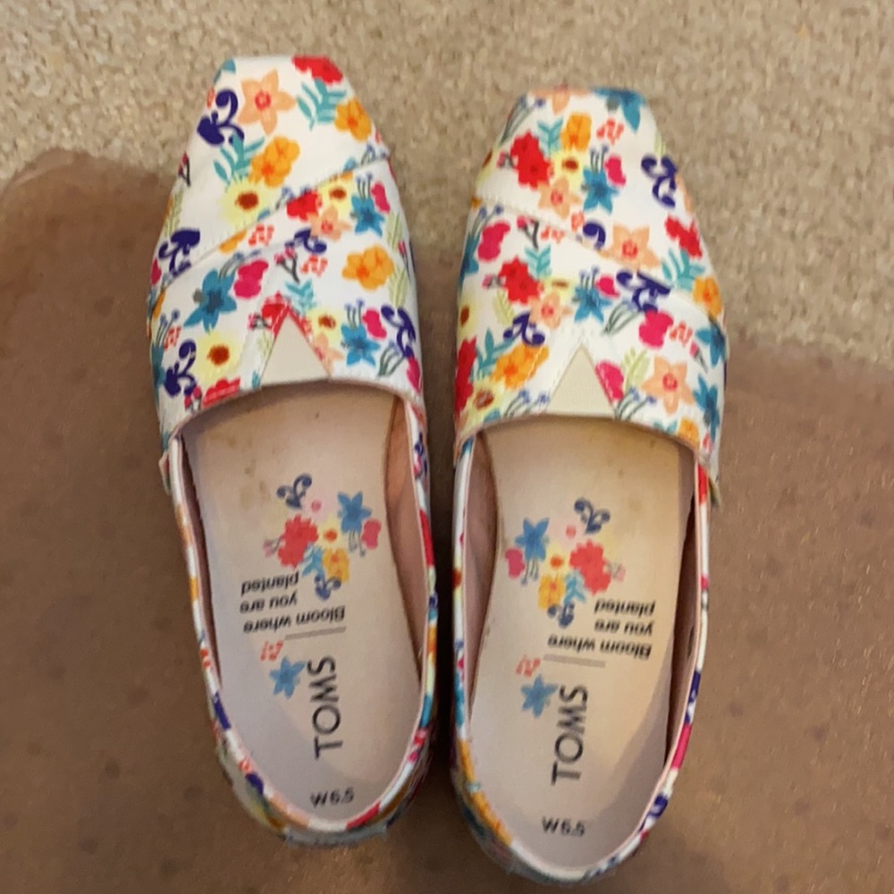 Tom’s Natural Floral Print 6.5 Good Condition - Picture 2 of 7